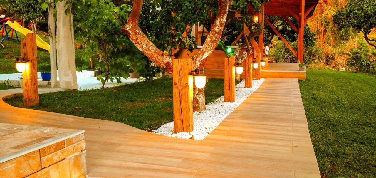 The Elysian At Nicopolis Jacuzzi Apartment Nikopolis Bagian luar foto