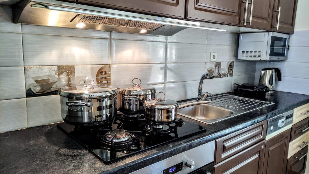 The Elysian At Nicopolis Jacuzzi Apartment Nikopolis Bagian luar foto