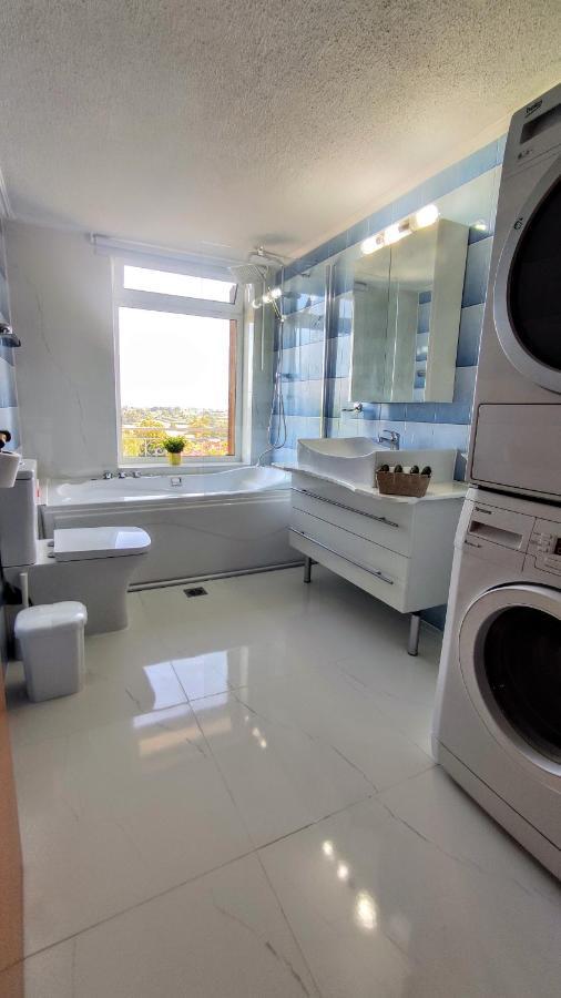 The Elysian At Nicopolis Jacuzzi Apartment Nikopolis Bagian luar foto