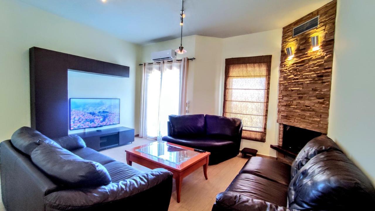 The Elysian At Nicopolis Jacuzzi Apartment Nikopolis Bagian luar foto