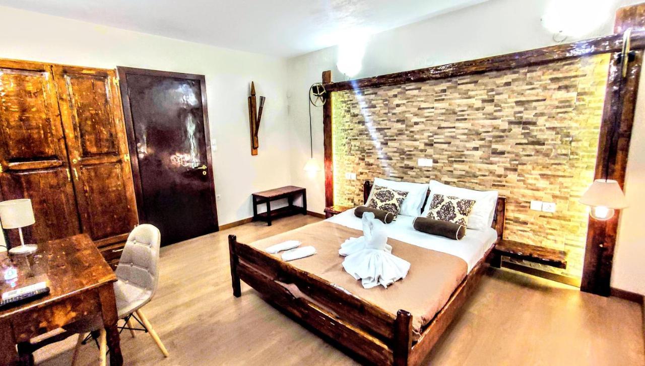 The Elysian At Nicopolis Jacuzzi Apartment Nikopolis Bagian luar foto